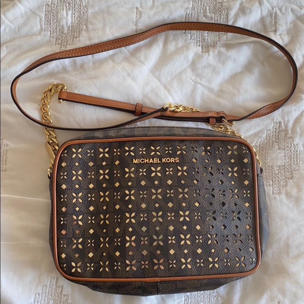 Michael Kors Authentic Crossbody. Never been used